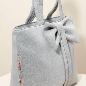 Crush it bow tote